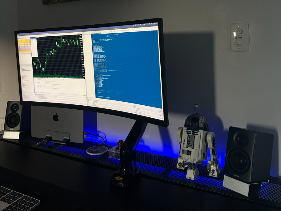 Bailey's trading desk and homelab